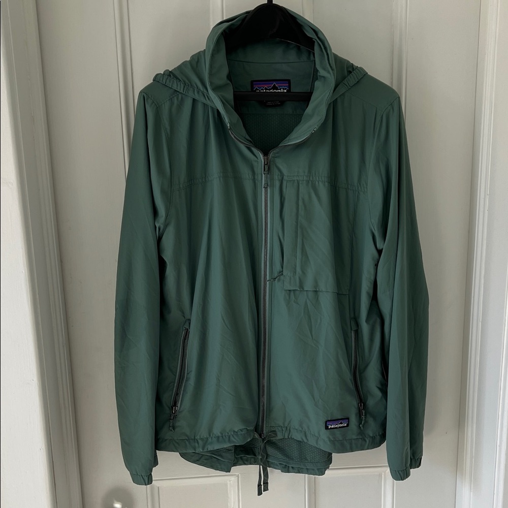 Patagonia Women’s Green Jacket with pull out hood